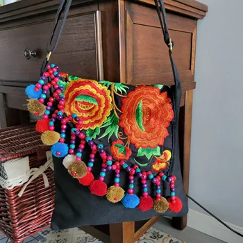 KARŠTA moteris Kryžiaus maišelį Juoda drobė vasaros krepšiai moteris 2023 Etninės stiliaus, siuvinėtų pagalvių Pompon rankų darbo maišeliai Padengti moterų krepšiai