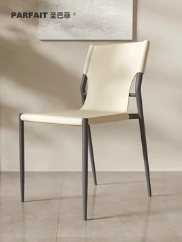 Wyj Italijos Minimalistinio Balno Oda Valgomojo Kėdė Kaustytomis Geležies Kėdės Atlošas Yra Aptraukti Oda Valgomojo Kėdės